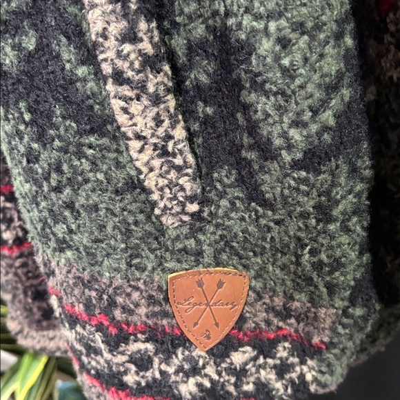 Legendary Whitetails Treasure Fuzzy Fleece Shacket,snap front,chest/hip pockets - Picture 5 of 12